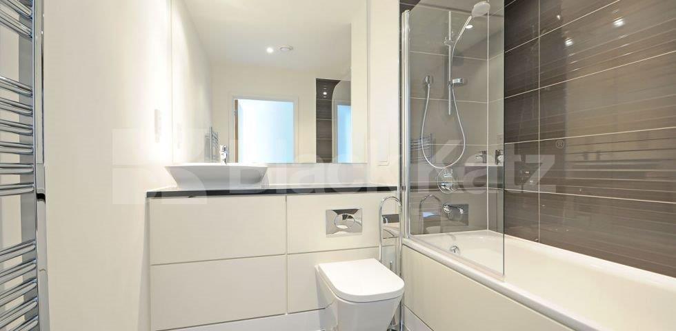 			UNDER OFFER , 1 Bedroom, 1 bath, 1 reception Penthouse			 Parker Building, Freda Street , Bermondsey